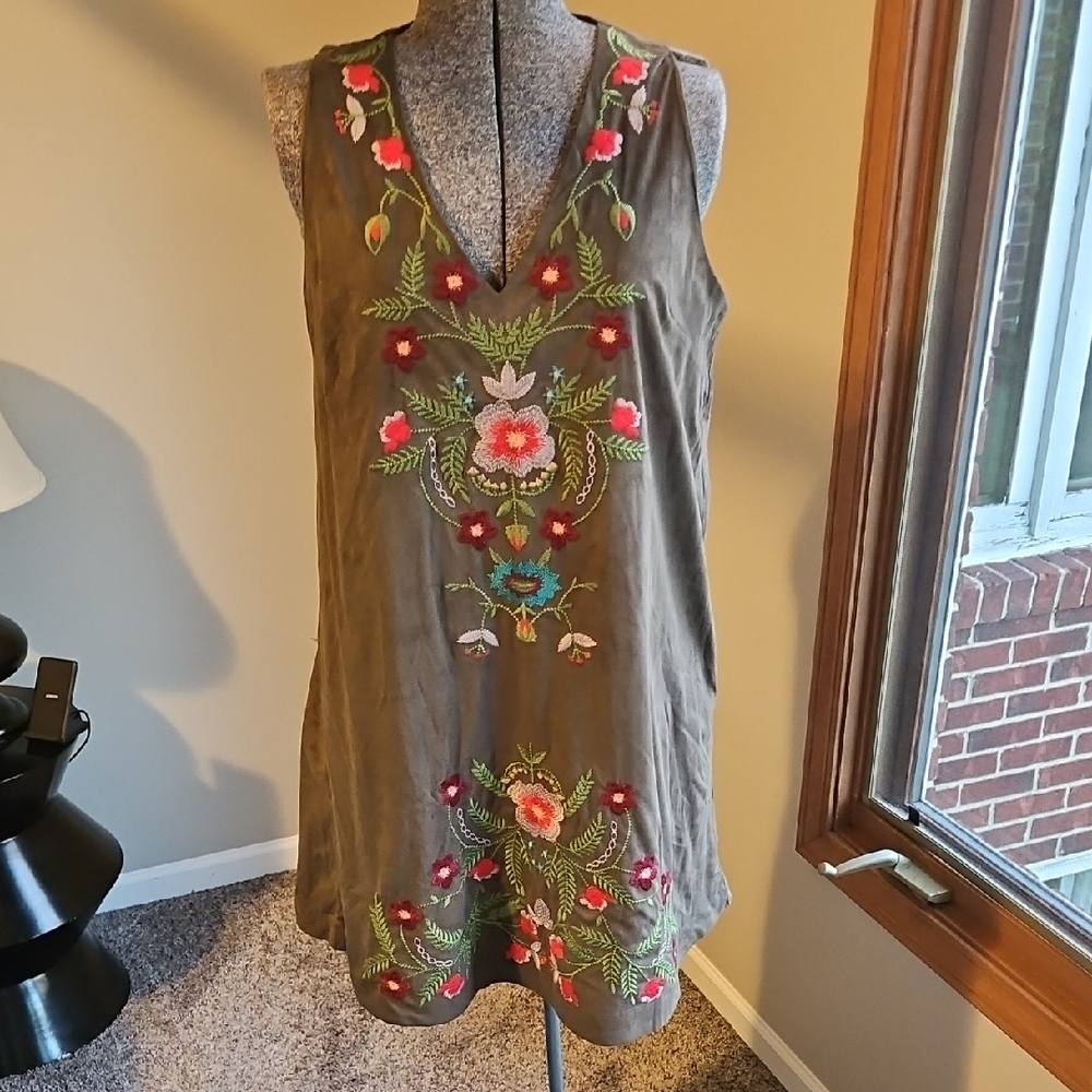 Umgee embroidered sleeveless sheath dress